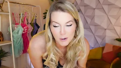 Kat Wonders Exclusive Monthly January 2023 Video