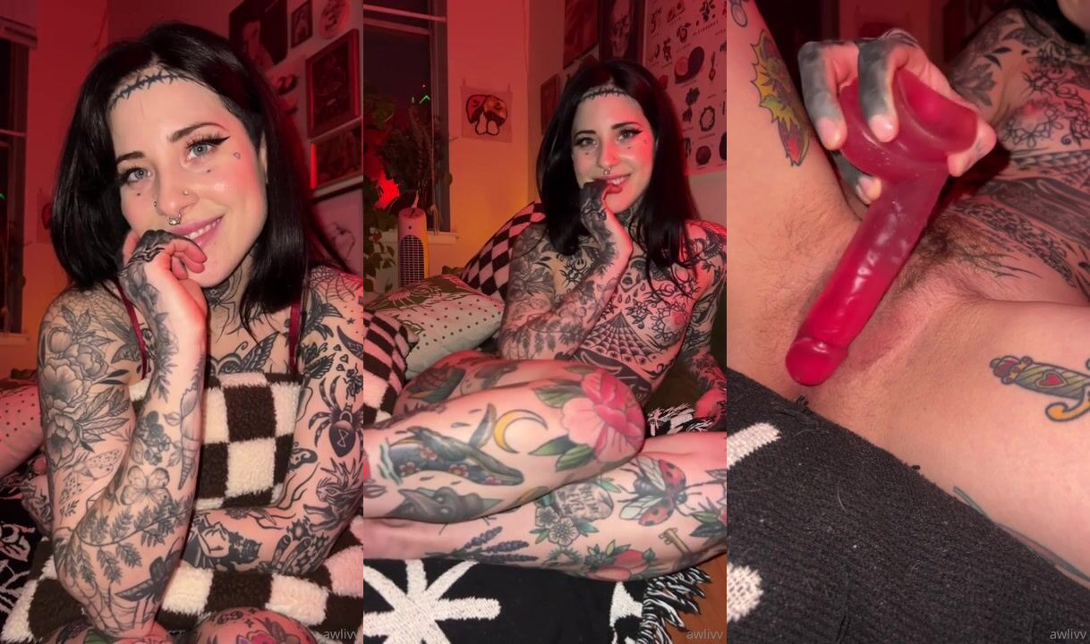 Awlivv Stuffs Her Pussy With A Dildo