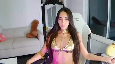 Izzy Green Masturbates During Her Livestream