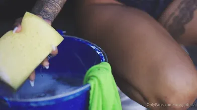 Susy Gala Washes The Car And Masturbates