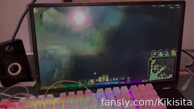 Gamer girl Kikisita dicked down mid-session