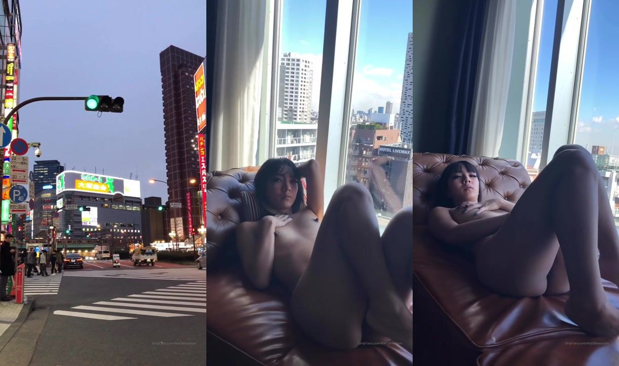 Bakameido Flases Her Tits And Cunt Outside