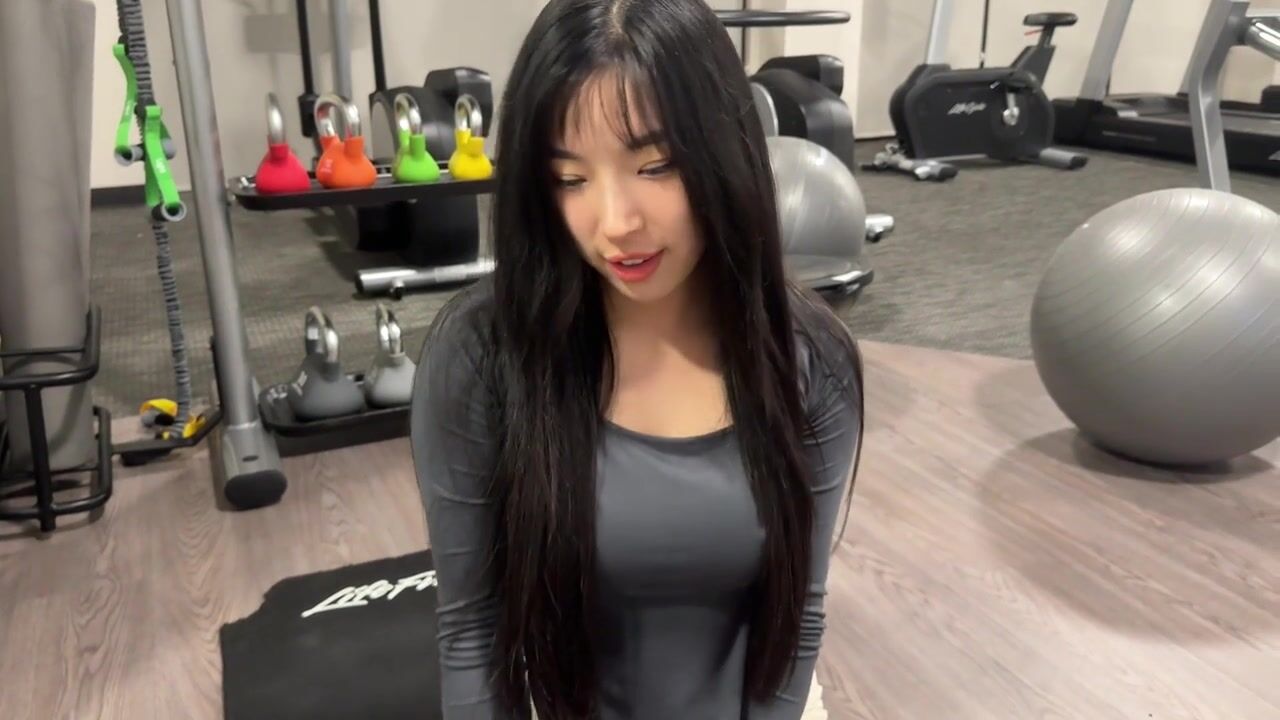 Elle Lee Drilled From Behind in Intense Action