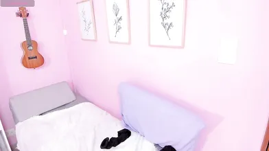 Little_effy18 Reveals Her Boobs and Pussy
