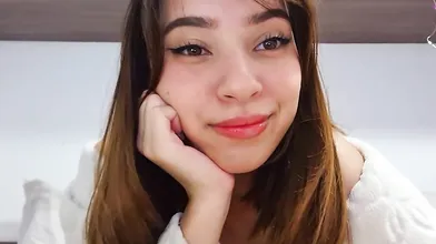 Julie Oliver Masturbates with a Clit Sucker