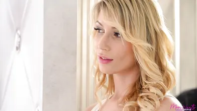 Candee Licious and SharonWhiteVIP in Wild Threesome Action