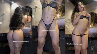 Latina Angiesuz's Sexy Dance in the Restroom