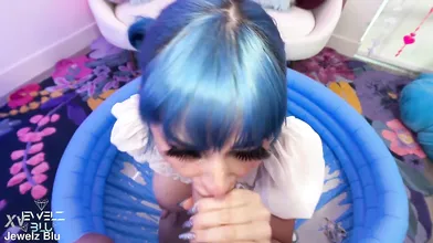 Jewelz Blu Gives a Milky Blowjob in Cowgirl