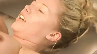 Kendra Wilkinson Half Naked In Tanning Bed