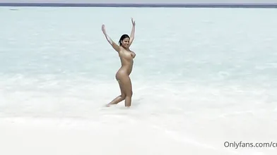 Luna Star Showing Off On The Beach