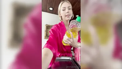 Jenna Lee Opens Her Pussy