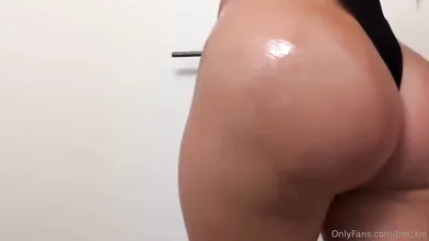 Breckie Hill Slaps Her Ass Close Up
