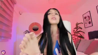 Charlotte19y Shows Off And Sucks Own Feet