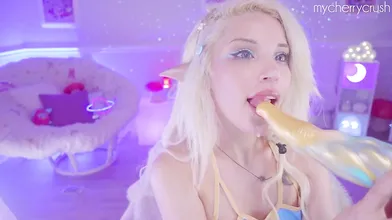 Cosplayer Cherrycrush Rides A Dildo And Fingers Her Asshole