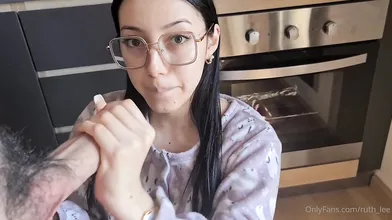 Nerdy Ruth Lee Blowjob With Eye Contact