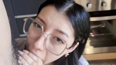 Nerdy Ruth Lee Blowjob With Eye Contact