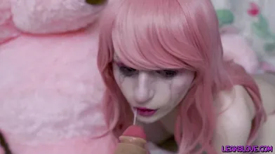 Tweetney Deep Sucking A Big Dildo