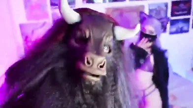 Astérion Minotaure et sa copine au lit VIdeo Leak