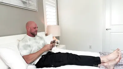 Madiruvee Gets A Creampie From Johnny Sins