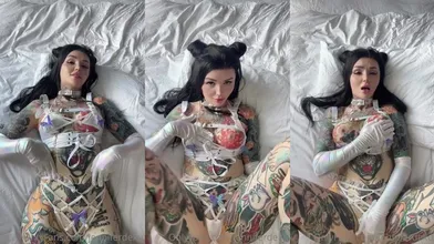 Jenniferdeku Teases And Spreads Her Legs
