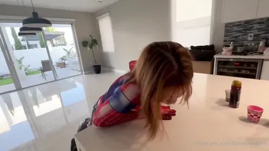 Imyujia And Babe Bella Lynn Naughty Spider Girls