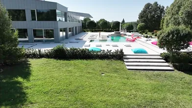 Alexa Flexy's Poolside Double Penetration