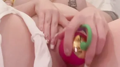 CharliOFace Inserts A Toy Inside Her Pussy