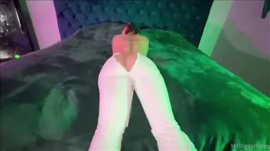 Mstriggahappyy Shakes Her Bare Ass