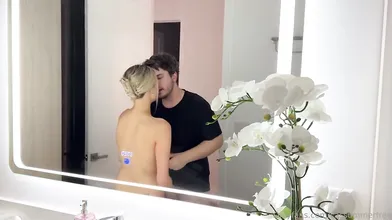 Cas Summer Gets Fucked In Front Of A Mirror