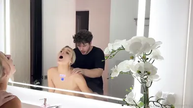 Cas Summer Gets Fucked In Front Of A Mirror