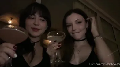 Lesbensex mit Dainty Wilder & Luna Lovekiss