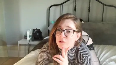 RedheadWinter Shakes Her Ass In Sexy Lingerie