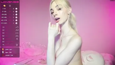 BunnyDollStella Teases Her Tits Live