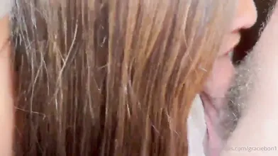 Graciebon bekommt Backshots und einen Cumshot