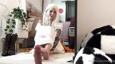 BabyFooji’s Dildo Footjob In The Mirror