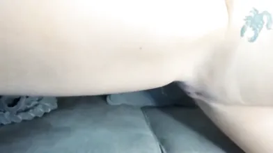 Xmimirose Masturbates On The Couch