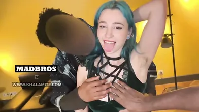 2 GROSSES Queues Défoncent Sexuellement une Petite alt Française Khalamite