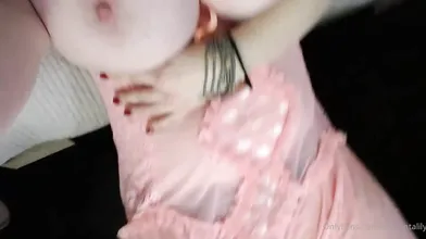 Samantalily Teases Her Boobs On Live