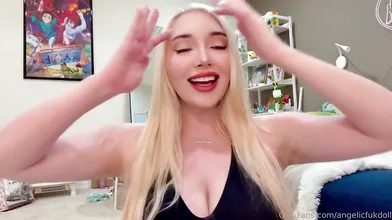 Angelicfukdoll Rubs Her Pussy