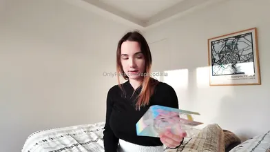 Aphrodixia - Day 12 of the Advent Calendar, She's treating herself to today's gift.