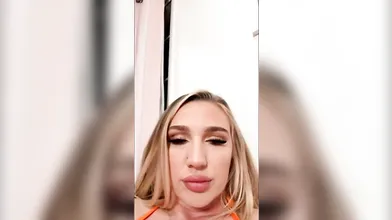 Kendra Sunderland vibriert mit ihrer haarigen Muschi