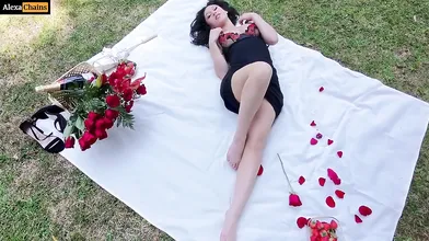 Alexa Chains Big Ass Amature Latina Babe Public Sex In Garden