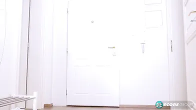 Tania Amazon Big Tits British MILF Fucks Her Friends Son