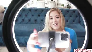 River Lynn Gets Nailed By Her Stepbrother