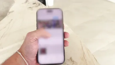 Sweetie Fox se fait défoncer dans la baignoire