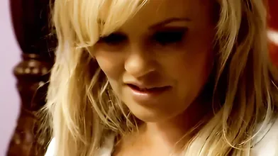 Clips From Kendra Wilkinson's Hot Photoshoot