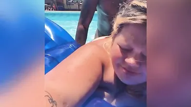 Tabbyvonxxx Gets Banged On The Pool