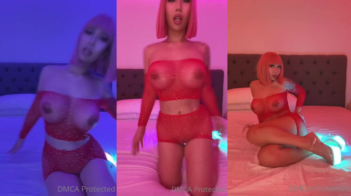 Keerakawaii twerks su culo en tacones de stripper