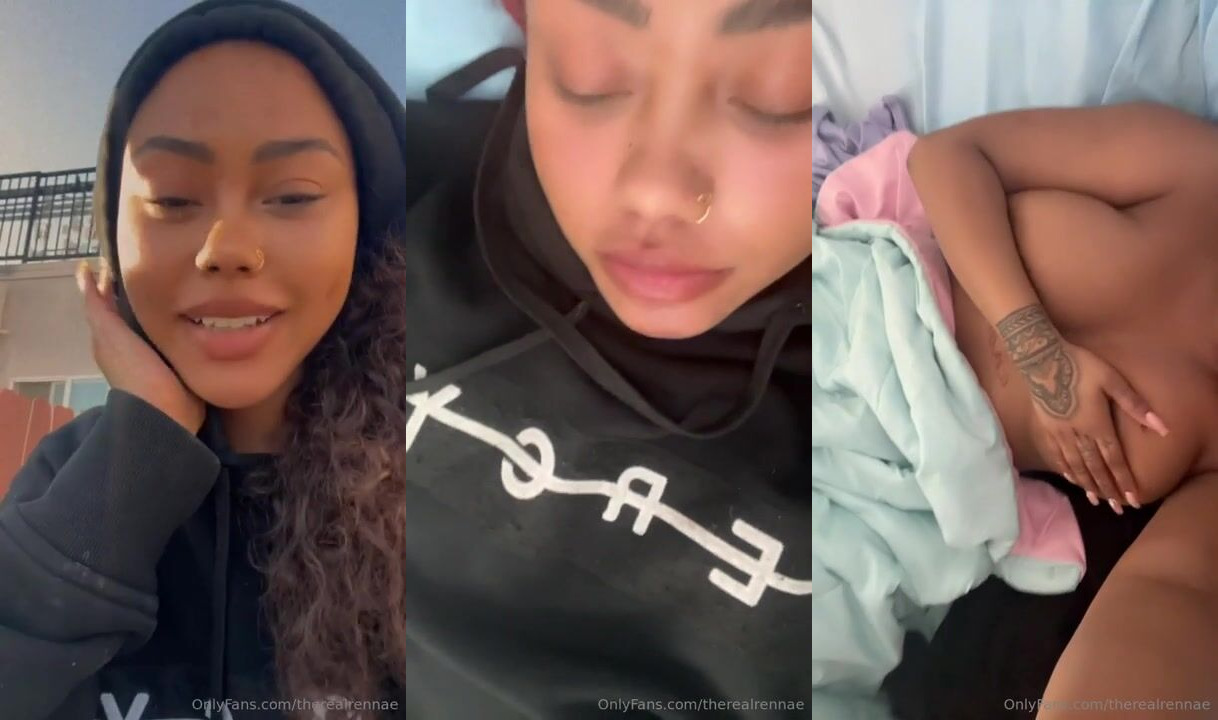 Therealrennae neckt mit einem Tittenblick