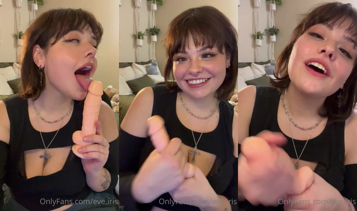 Eveirisowo gioca con il suo dildo